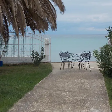 Holiday Beach * Nea Plagia